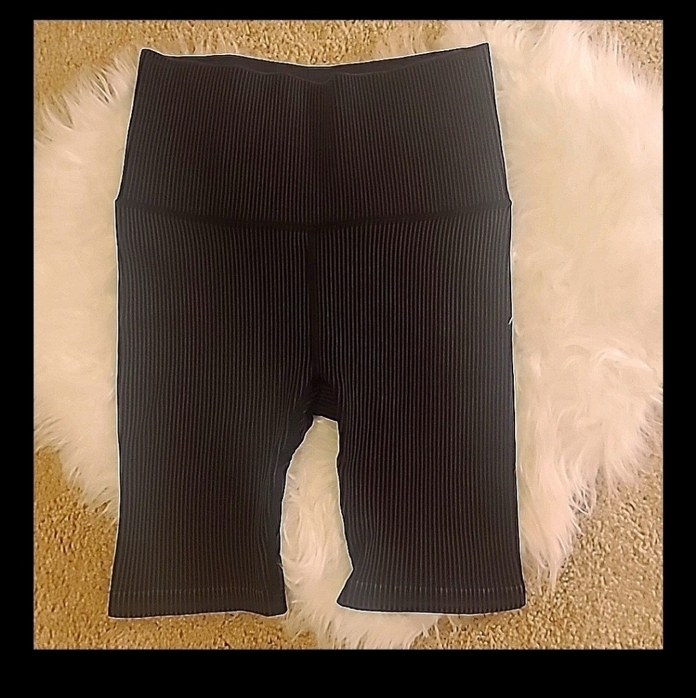 Grace & Lace Perfect Fit Biker Shorts in Washed Charcoal--NWOT! - Picture 8 of 8